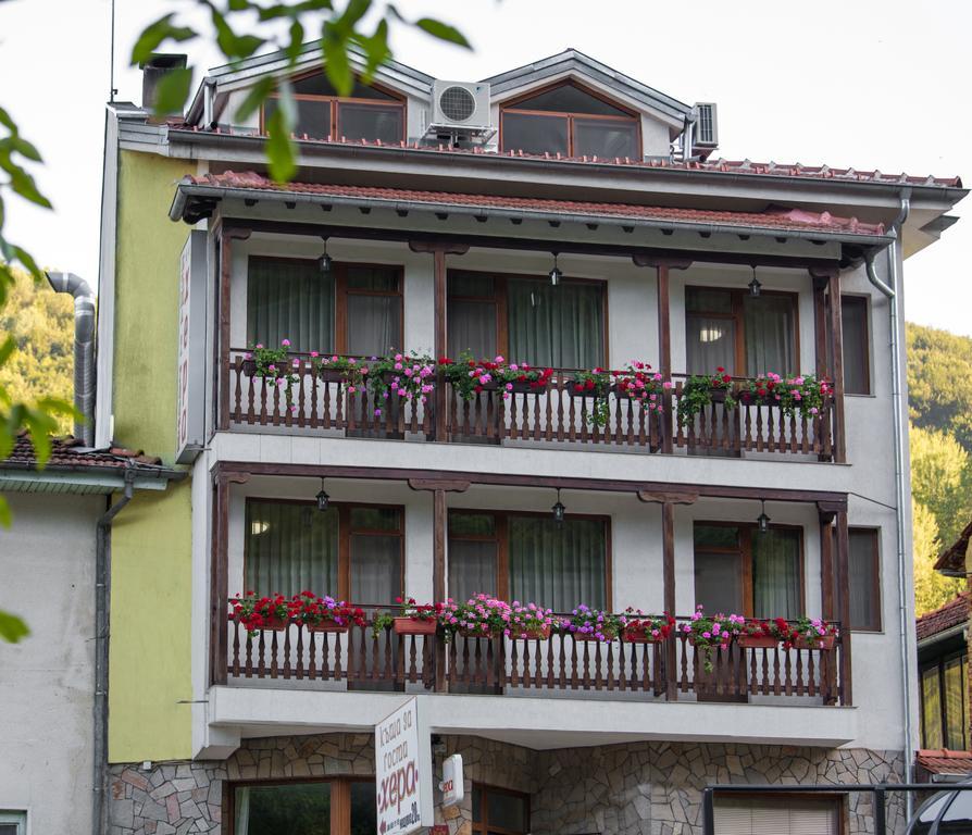Hera Guest House Chiflik Ngoại thất bức ảnh