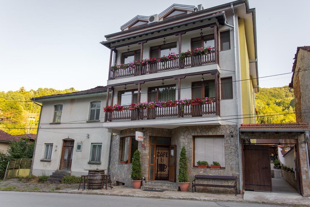 Hera Guest House Chiflik Ngoại thất bức ảnh