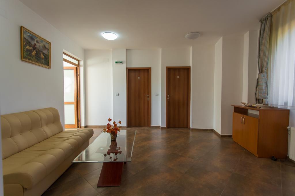 Hera Guest House Chiflik Ngoại thất bức ảnh