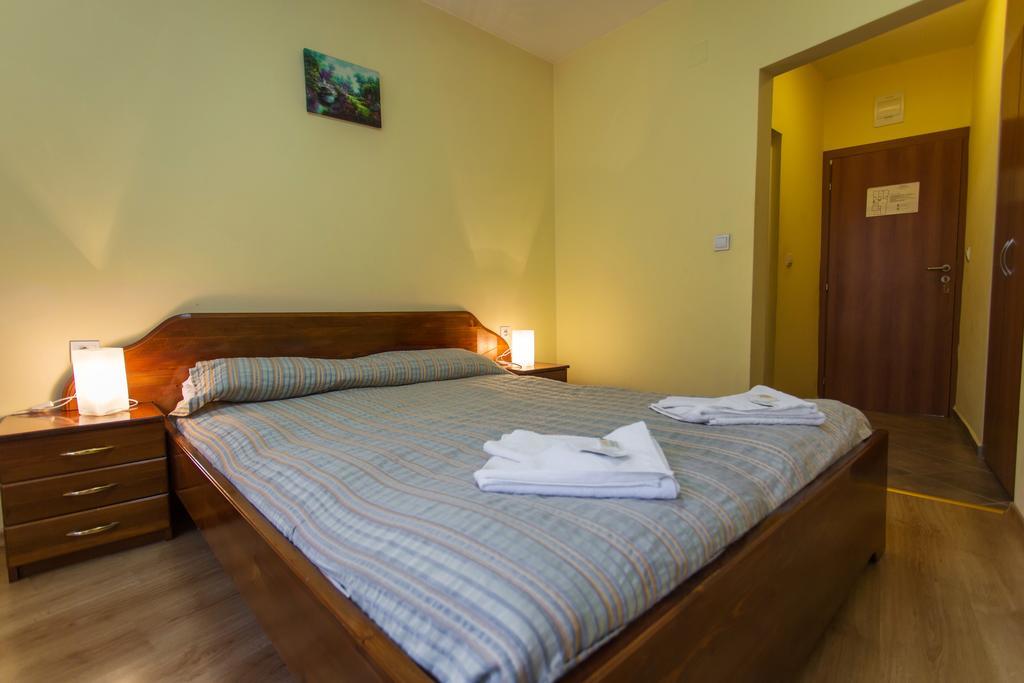 Hera Guest House Chiflik Ngoại thất bức ảnh